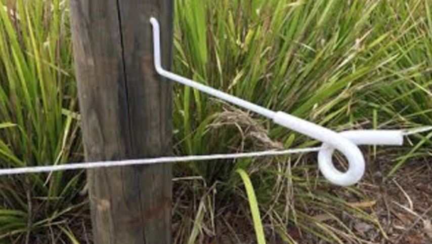 電気フェンスアクセサリープラスチックねじ式ピグテールオフセット絶縁体