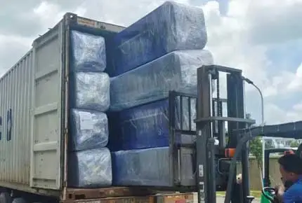 Terruiは牛を飲むトラフと工業用ファンを玄関先に届けます