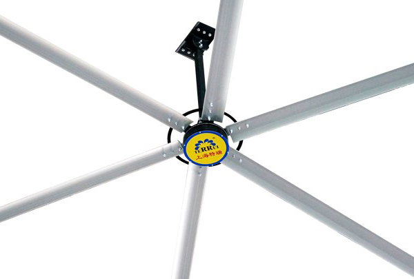 右のHVLSの産業天井ファンを選ぶ方法